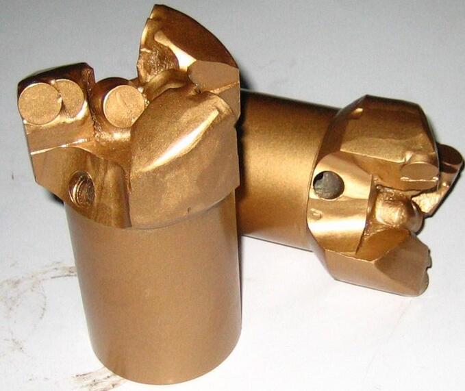 鉆孔效果差 ?!因?yàn)槟愕奶剿@機(jī)配了賴鉆頭