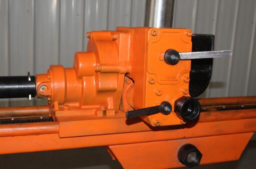 安全生產(chǎn)我保證，啟睿鉆機性能安全雙腿走