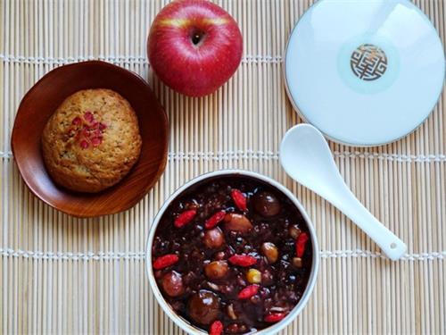 【搞事情】探水鉆機(jī)廠家改行做臘八粥了？