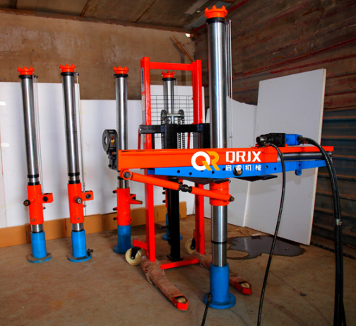 爆破卸壓孔，可以用ZYJ架柱式液壓回轉(zhuǎn)鉆機(jī)